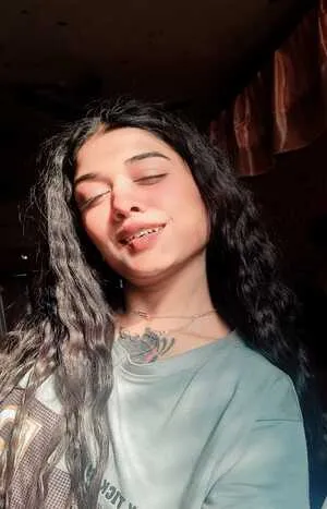 VIP call girl in Connaught Place